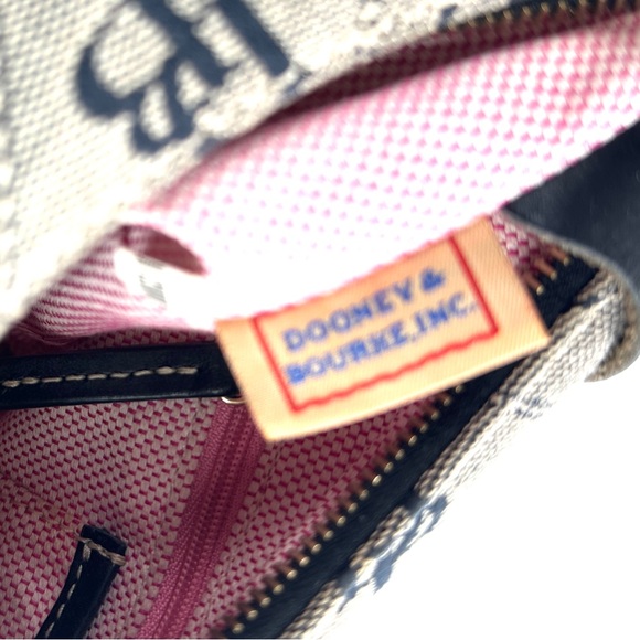 Dooney Bourke Vintage Black White Signature Jacquard Small Shoulder Bag Charm - Picture 9 of 10